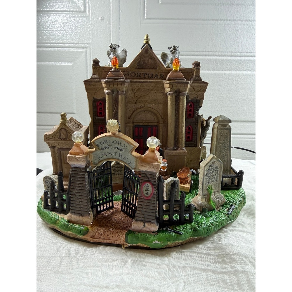 Lemax Spooky Town Forlorn Cemetery Music Lights Halloween 95839 READ DESCRIPTION
